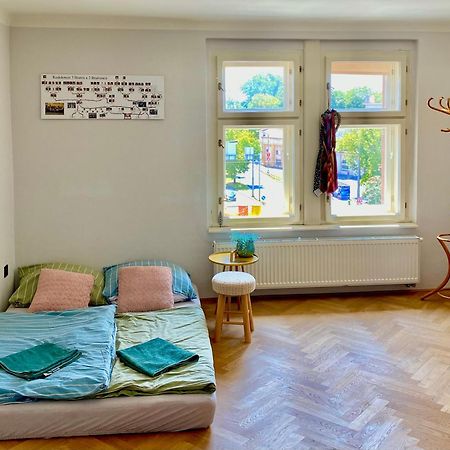 Knk Vibrant Central Spacious Hideaway Appartement Hradec Králové Buitenkant foto