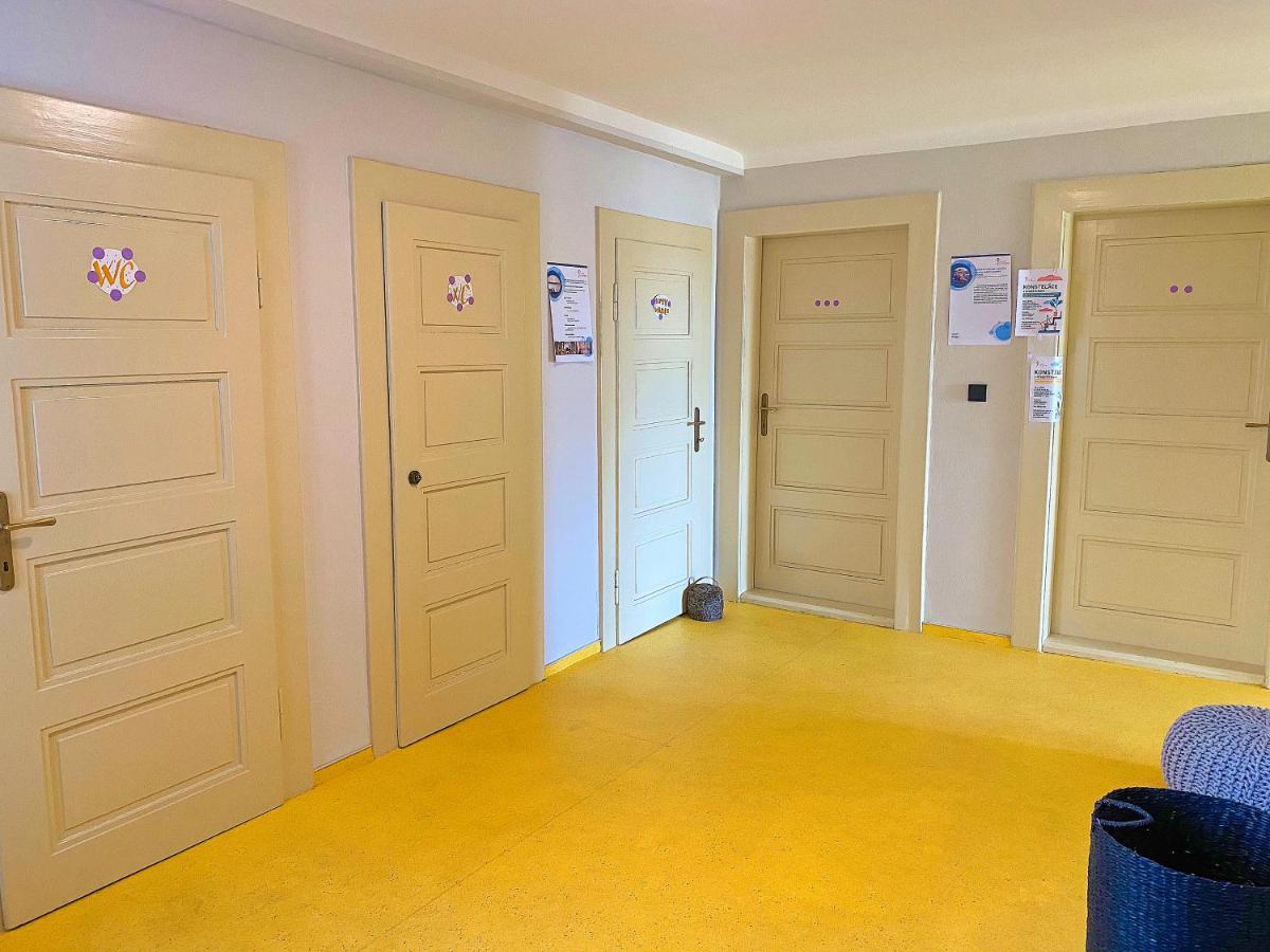 Knk Vibrant Central Spacious Hideaway Appartement Hradec Králové Buitenkant foto
