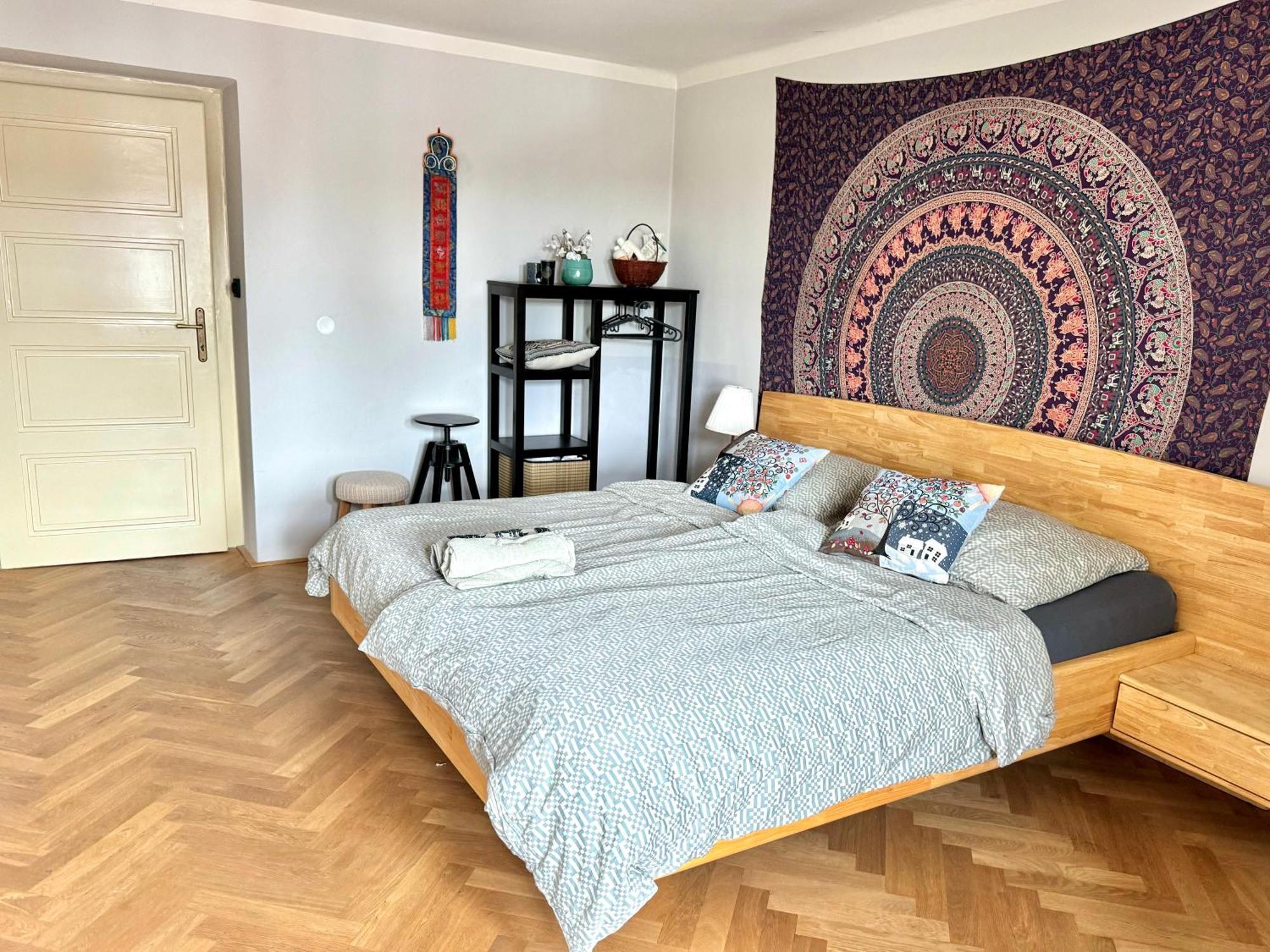 Knk Vibrant Central Spacious Hideaway Appartement Hradec Králové Buitenkant foto